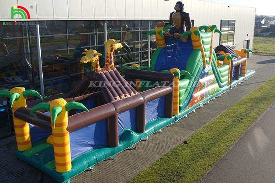 Çizgi ve Çitli Büyük Açık Hava Şişilebilir Engelleme Meydanı Trampolin ve Çizgili Atlama Atlama Spor Oyunu